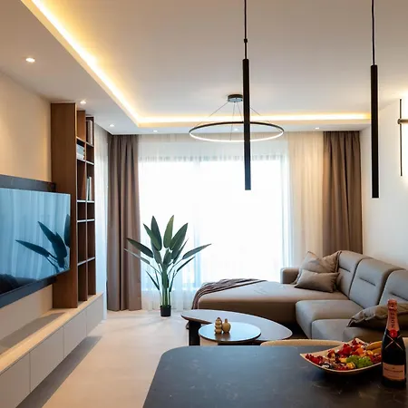 Amoris - Luxury Penthouse With Private Rooftop & Jacuzzi 아파트