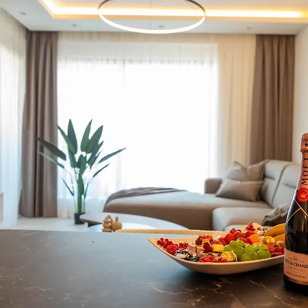 Amoris - Luxury Penthouse With Private Rooftop & Jacuzzi * 자다르
