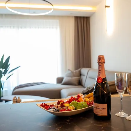 Amoris - Luxury Penthouse With Private Rooftop & Jacuzzi 아파트