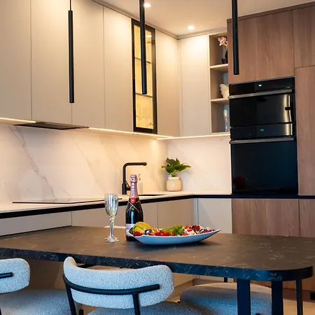 Amoris - Luxury Penthouse With Private Rooftop & Jacuzzi 자다르