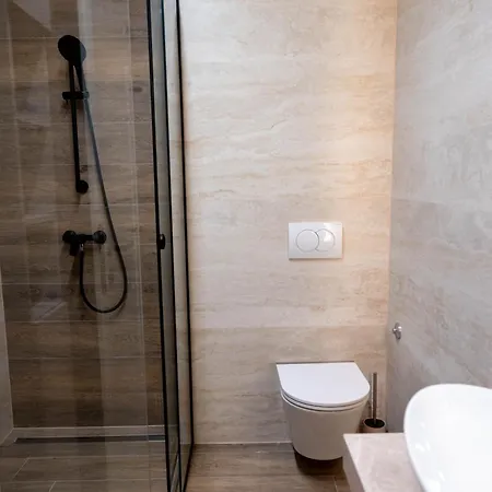 Amoris - Luxury Penthouse With Private Rooftop & Jacuzzi * 자다르
