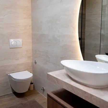 Amoris - Luxury Penthouse With Private Rooftop & Jacuzzi 아파트