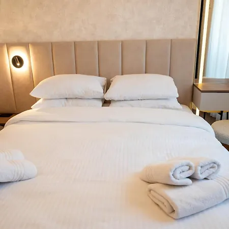 아파트 Amoris - Luxury Penthouse With Private Rooftop & Jacuzzi *