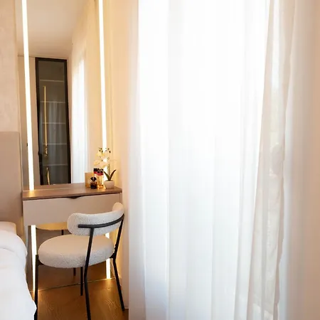 Amoris - Luxury Penthouse With Private Rooftop & Jacuzzi 아파트 *