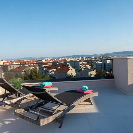 Amoris - Luxury Penthouse With Private Rooftop & Jacuzzi 아파트 자다르
