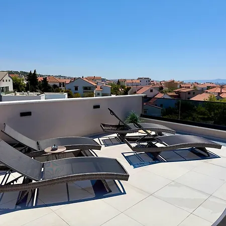 아파트 Amoris - Luxury Penthouse With Private Rooftop & Jacuzzi *