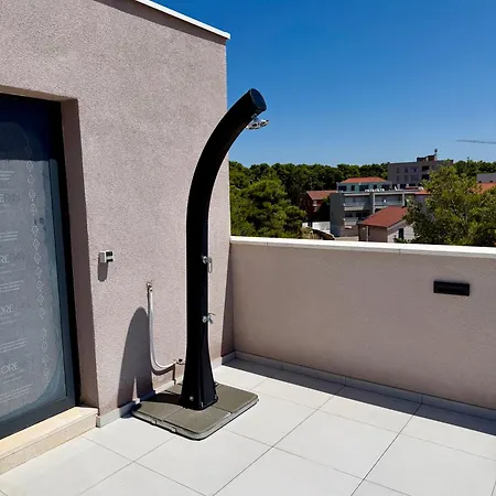 Amoris - Luxury Penthouse With Private Rooftop & Jacuzzi * 자다르